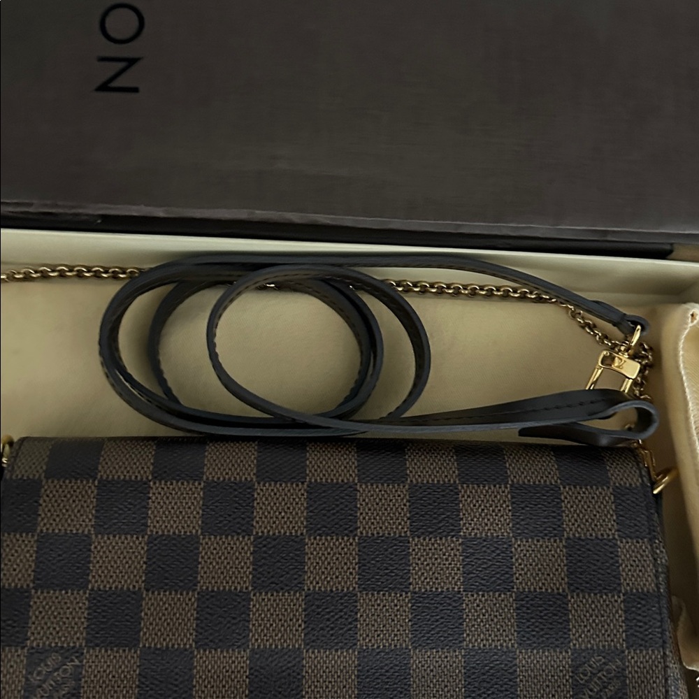 Louis Vuitton Favorite PM Damier - Picture 7 of 10